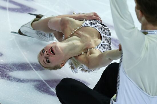 ISU Grand Prix of Figure Skating. Pairs. Short program