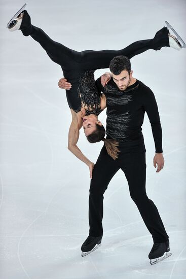 ISU Grand Prix of Figure Skating. Pairs. Short program