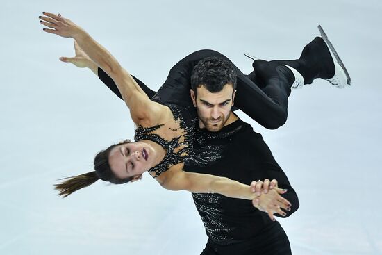 ISU Grand Prix of Figure Skating. Pairs. Short program