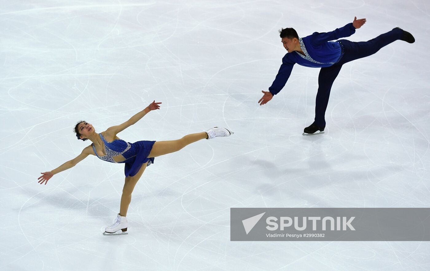 ISU Grand Prix of Figure Skating. Pairs. Short program