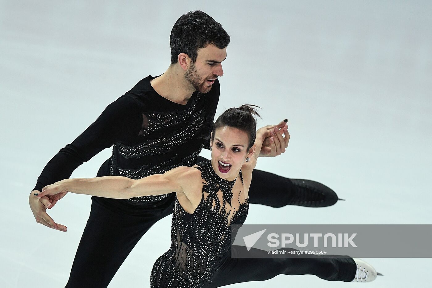 ISU Grand Prix of Figure Skating. Pairs. Short program