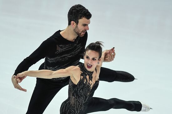 ISU Grand Prix of Figure Skating. Pairs. Short program