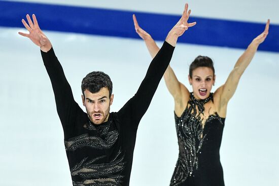 ISU Grand Prix of Figure Skating. Pairs. Short program