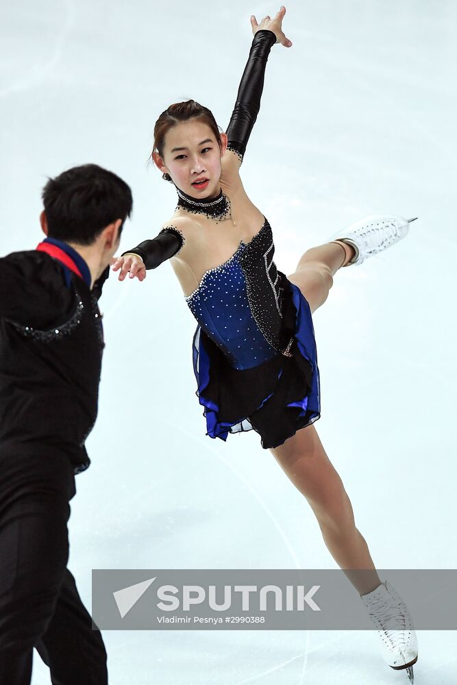 ISU Grand Prix of Figure Skating. Pairs. Short program