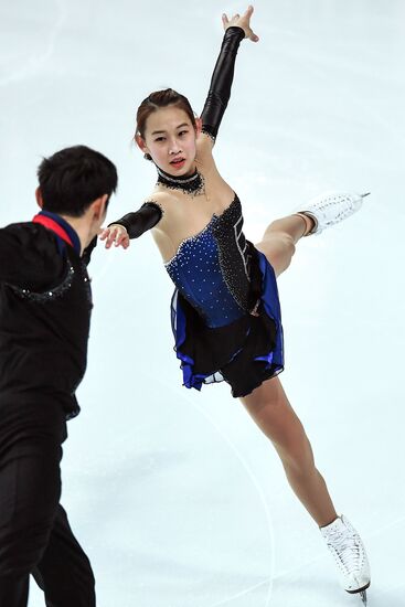 ISU Grand Prix of Figure Skating. Pairs. Short program