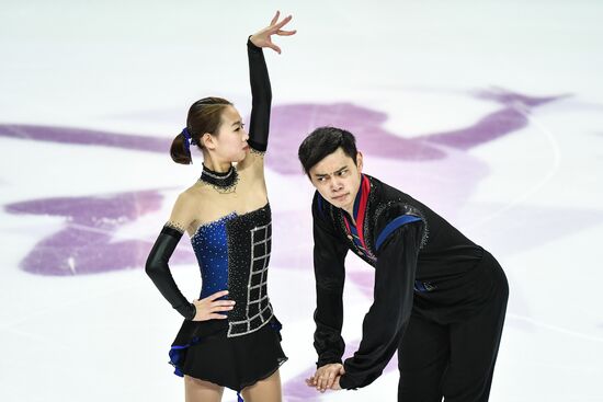 ISU Grand Prix of Figure Skating. Pairs. Short program
