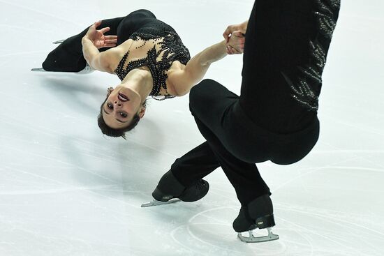 ISU Grand Prix of Figure Skating. Pairs. Short program