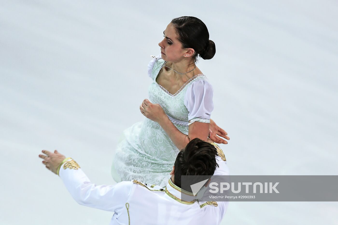 ISU Grand Prix of Figure Skating. Pairs. Short program