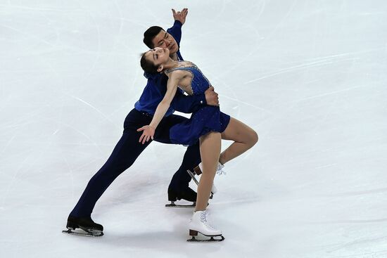 ISU Grand Prix of Figure Skating. Pairs. Short program