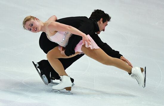 ISU Grand Prix of Figure Skating. Pairs. Free skating