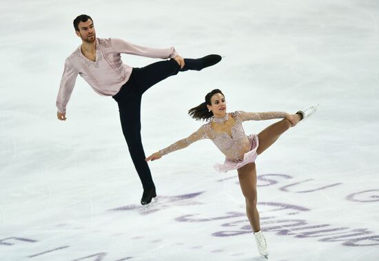 ISU Grand Prix of Figure Skating. Pairs. Free skating
