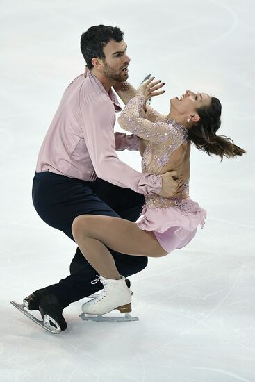 ISU Grand Prix of Figure Skating. Pairs. Free skating