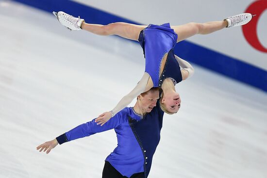 ISU Grand Prix of Figure Skating. Pairs. Free skating
