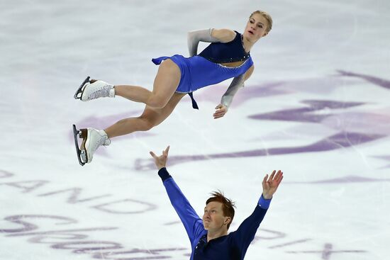 ISU Grand Prix of Figure Skating. Pairs. Free skating