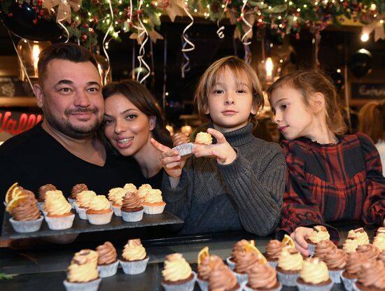 Opening of confectionery of Ruki Vverh vocalist Sergei Zhukov