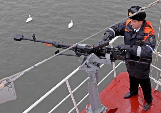 Nadeznhy coastal guard ship arrives in Baltiysk's port