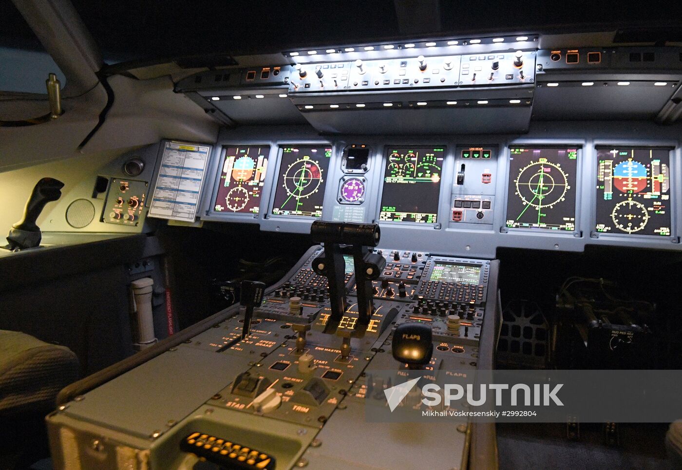 Sukhoi Superjet 100 piloting contest