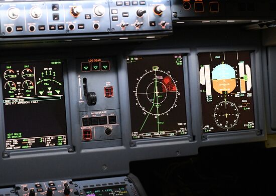 Sukhoi Superjet 100 piloting contest