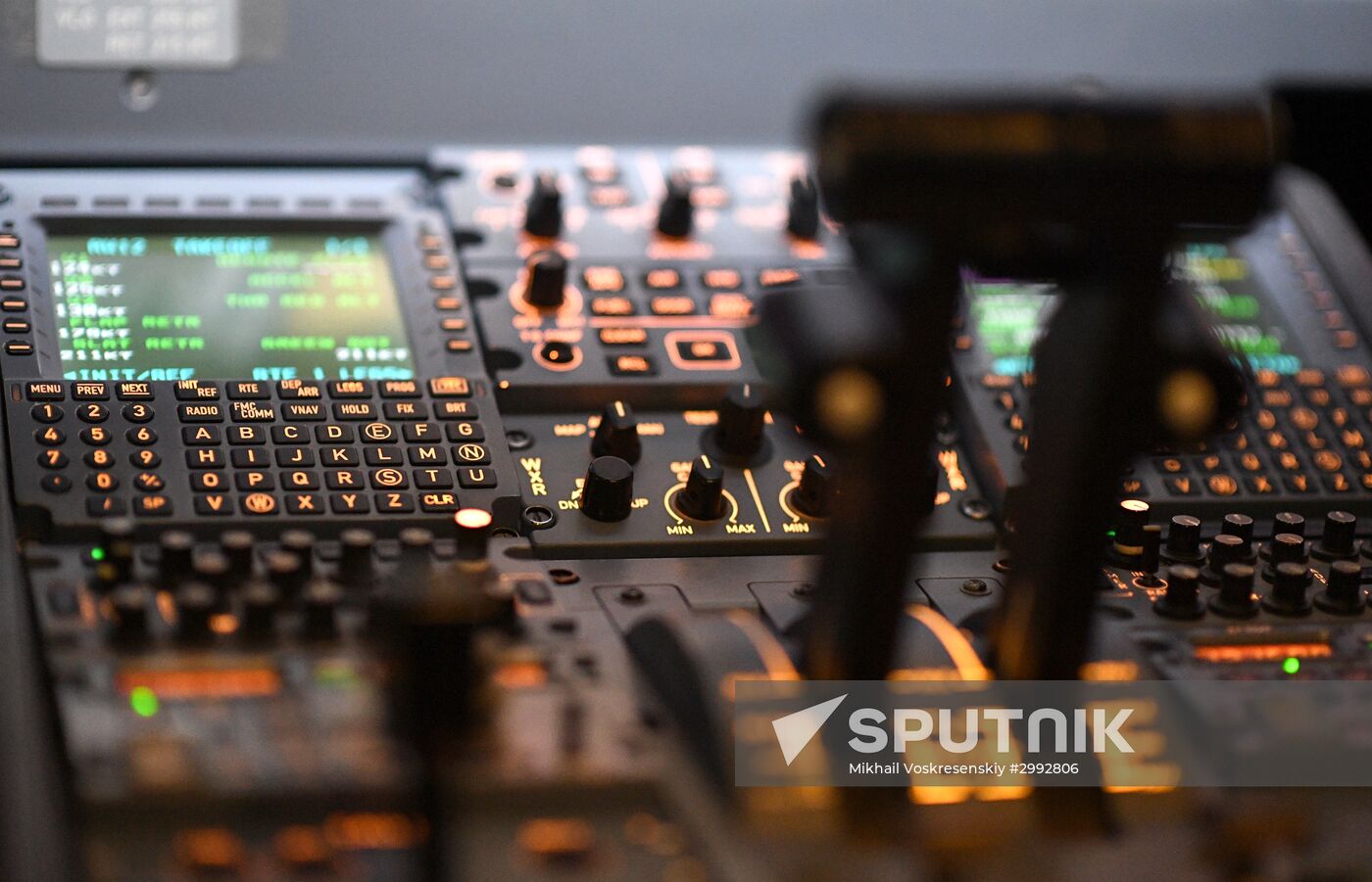 Sukhoi Superjet 100 piloting contest