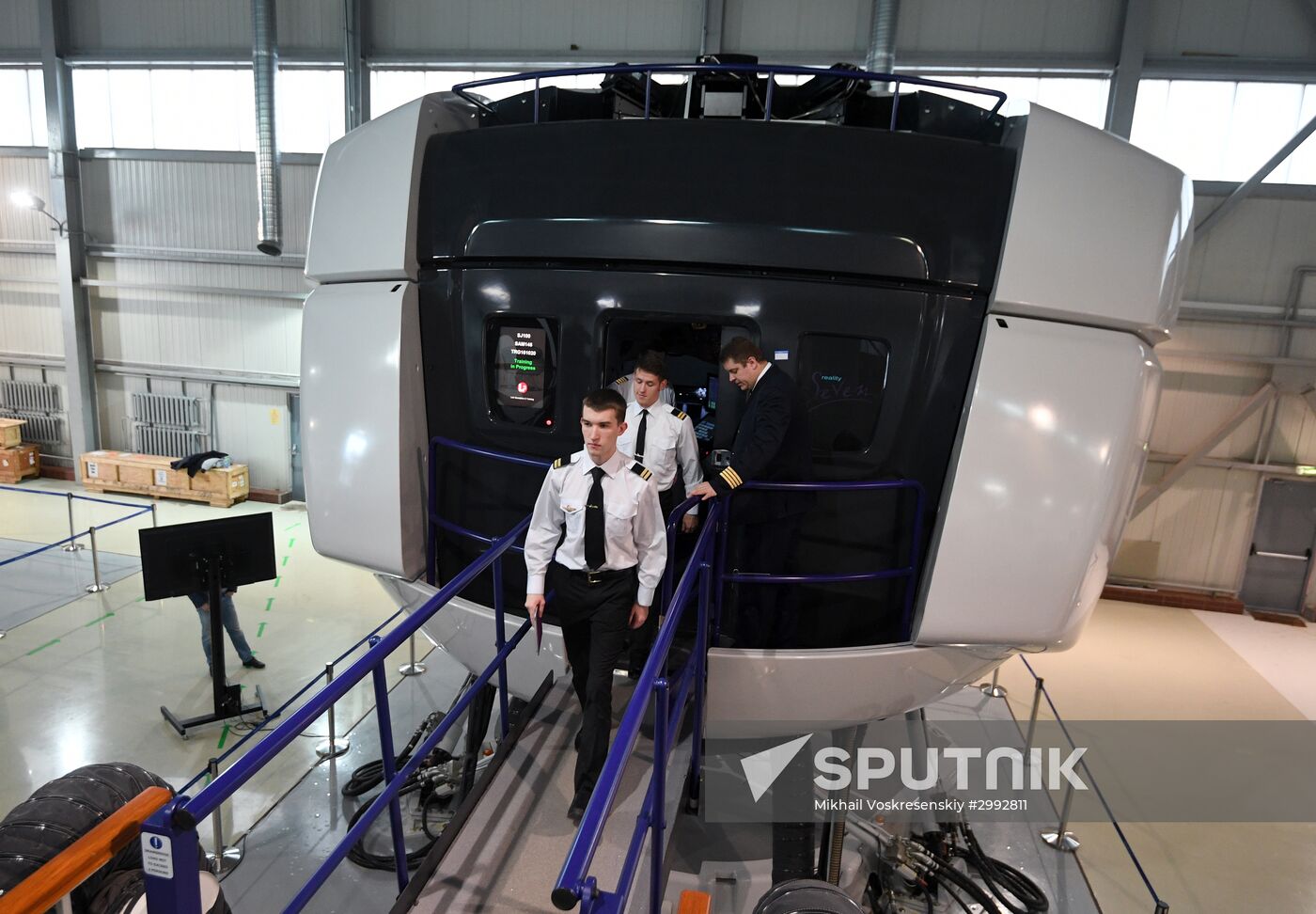 Sukhoi Superjet 100 piloting contest