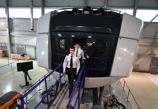 Sukhoi Superjet 100 piloting contest