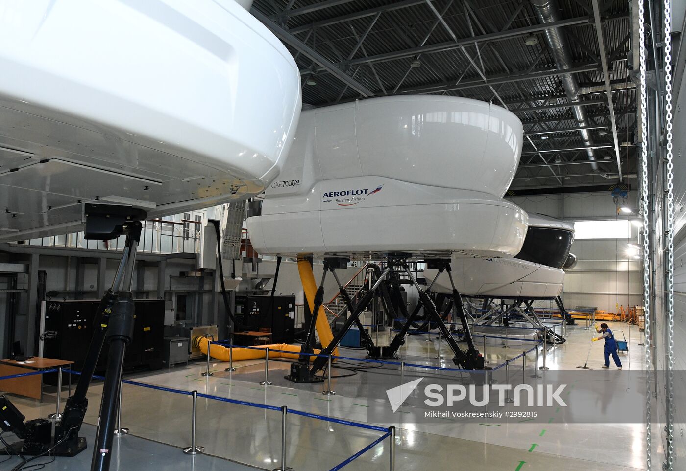 Sukhoi Superjet 100 piloting contest