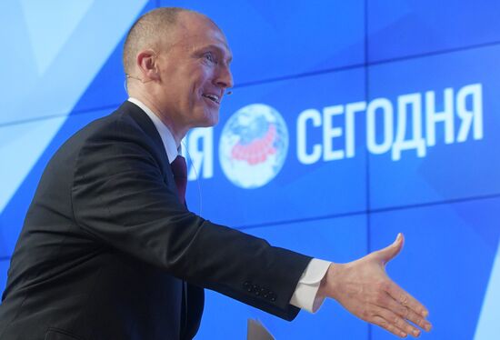 Press conference by Carter Page, Donald Trump's election campaign adviser