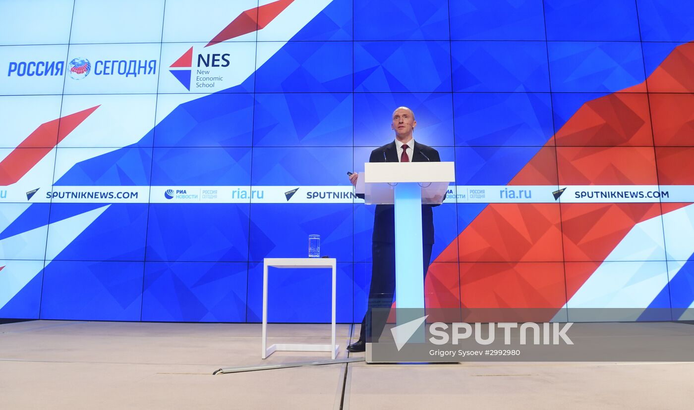 Press conference by Carter Page, Donald Trump's election campaign adviser