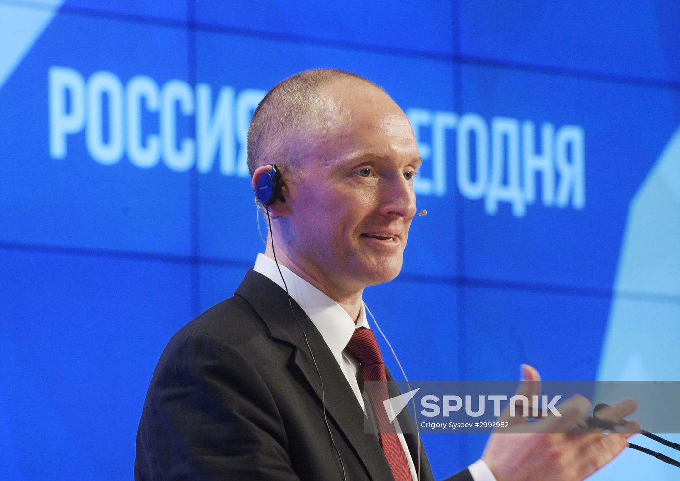 Press conference by Carter Page, Donald Trump's election campaign adviser