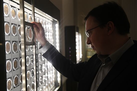 Exhibition "Russia 21st Century: Challenges and Priorities"