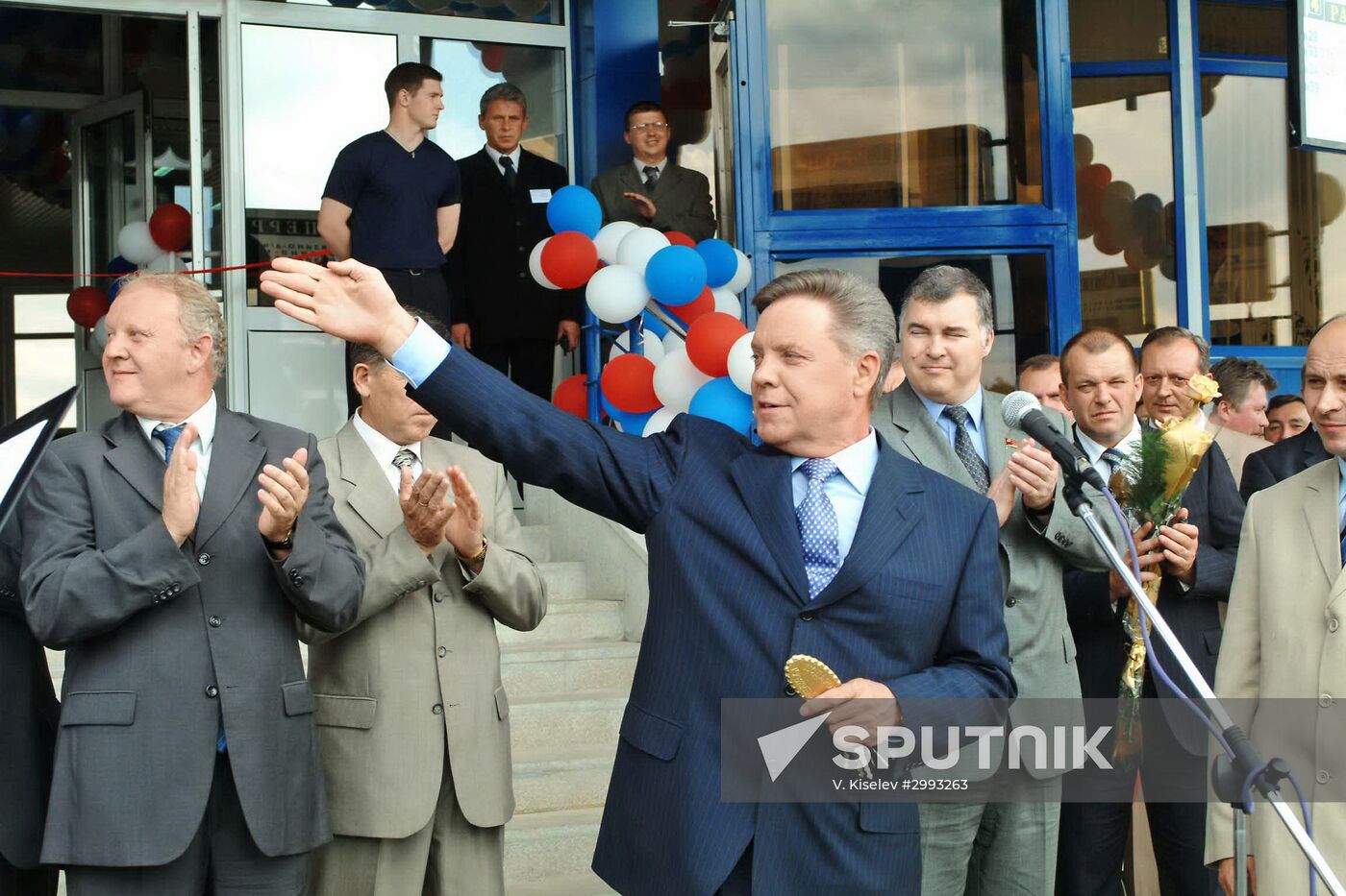 Boris Gromov at ceremony to open coach terminal in Fryazino