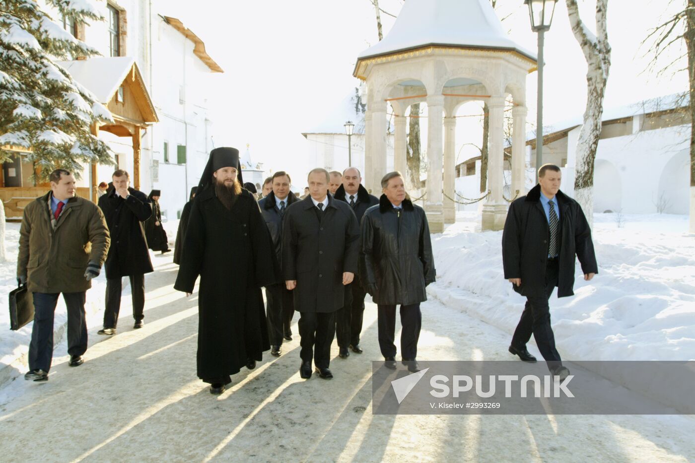 Vladimir Putin and Boris Gromov visit Savvino-Storozhevsky Monastery