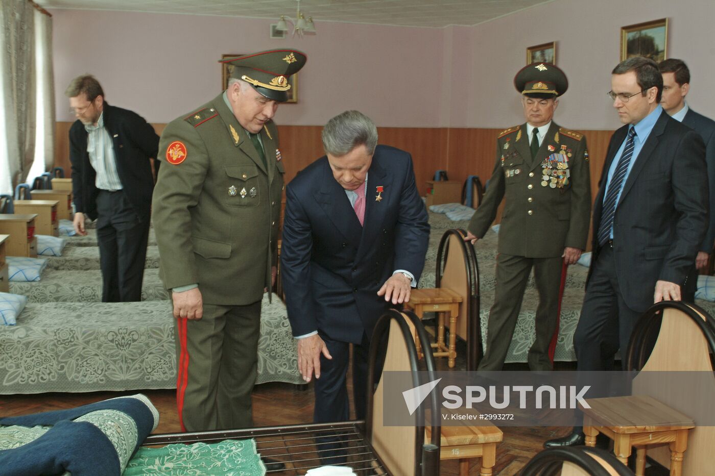 Boris Gromov visits the Tver Suvorov Military School