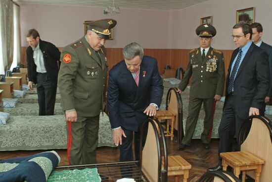 Boris Gromov visits the Tver Suvorov Military School