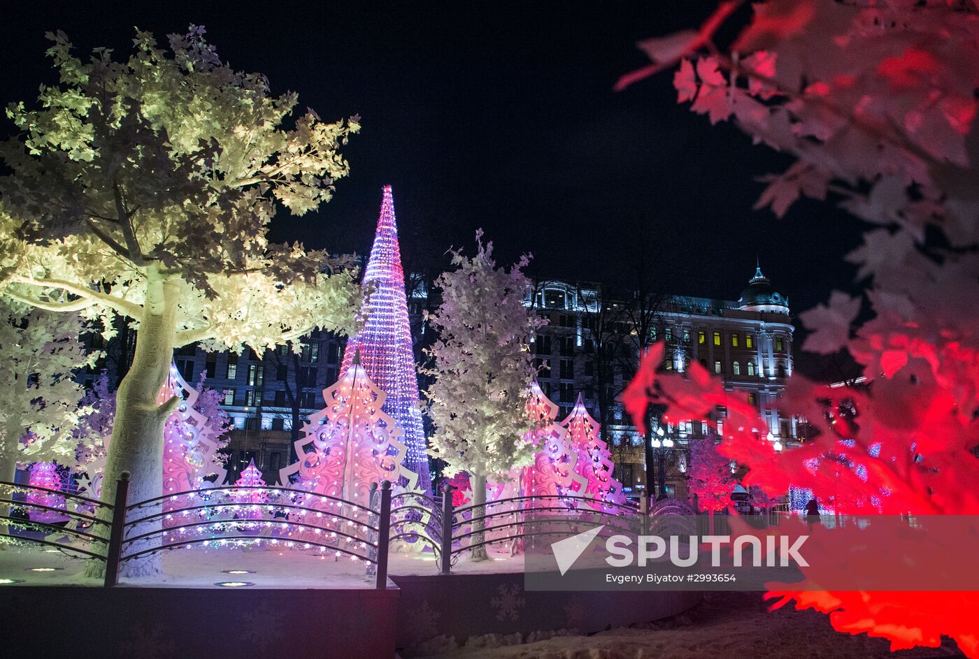 Test run of "Musical Forest" light art installation on Pushkinskaya Square