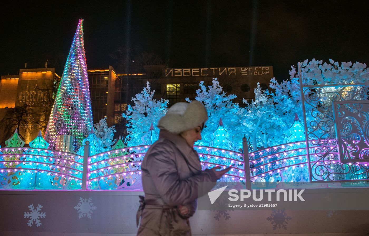 Test run of "Musical Forest" light art installation on Pushkinskaya Square