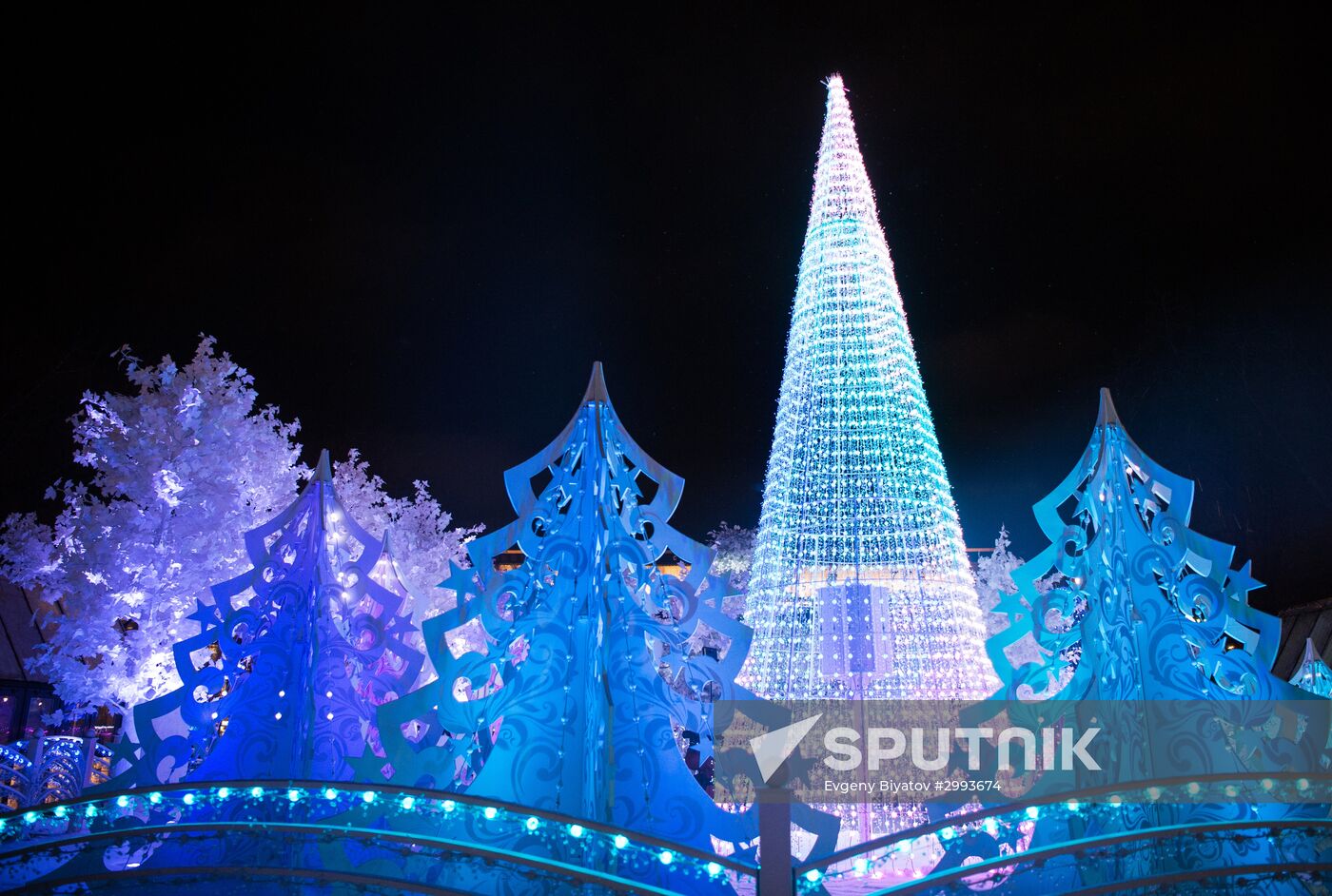 Test run of "Musical Forest" light art installation on Pushkinskaya Square