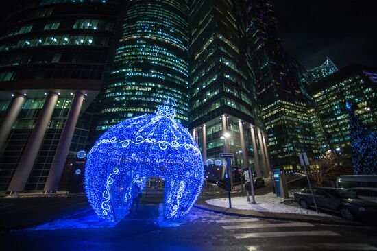 Test run of "Musical Forest" light art installation on Pushkinskaya Square
