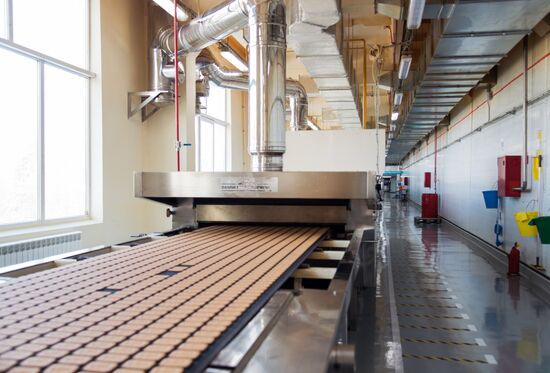 Production of cookies by Kellogg Russia factory in Voronezh