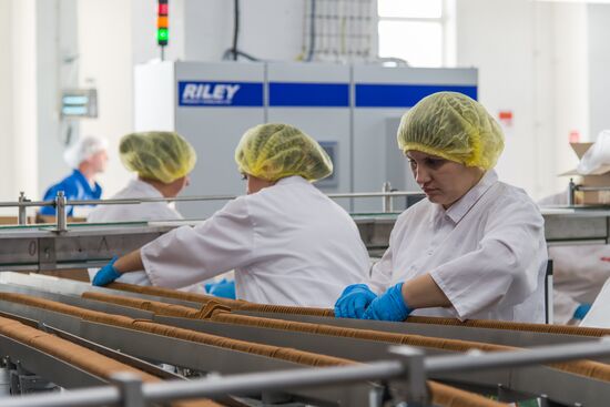 Production of cookies by Kellogg Russia factory in Voronezh