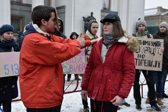 Students go on protest rally in Kiev