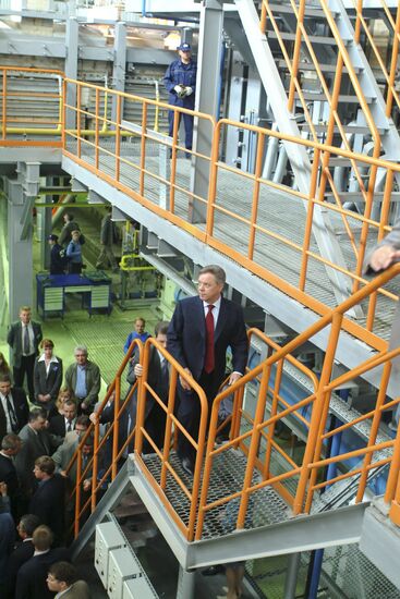 Moscow Region Governor Boris Gromov visits Fonte Aqua soft drink factory