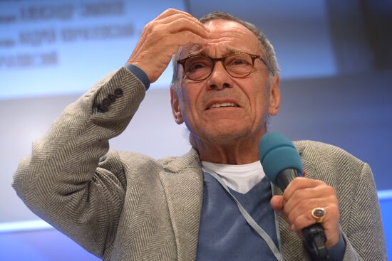 News conference by film crew of Andrei Konchalovsky's Paradise
