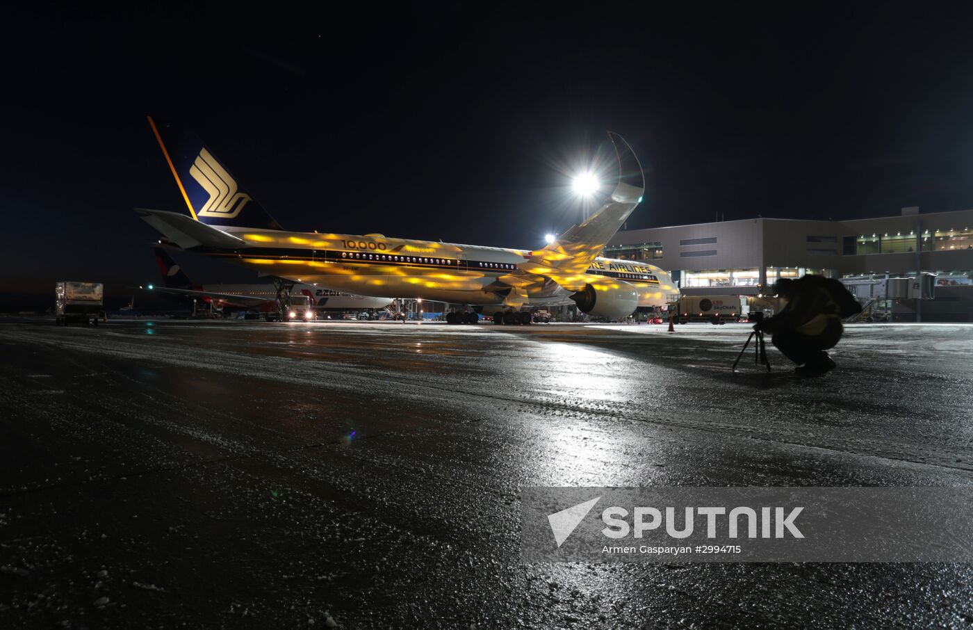 New generation airplane Airbus a350-900 Singapore Airlines operated first scheduled flight to Russia