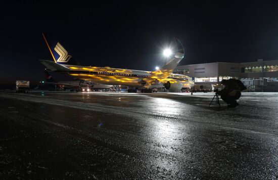 New generation airplane Airbus a350-900 Singapore Airlines operated first scheduled flight to Russia