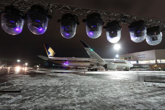 New generation airplane Airbus a350-900 Singapore Airlines operated first scheduled flight to Russia