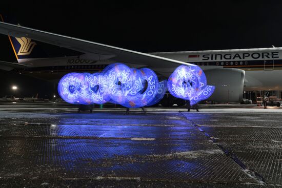 New generation airplane Airbus a350-900 Singapore Airlines operated first scheduled flight to Russia