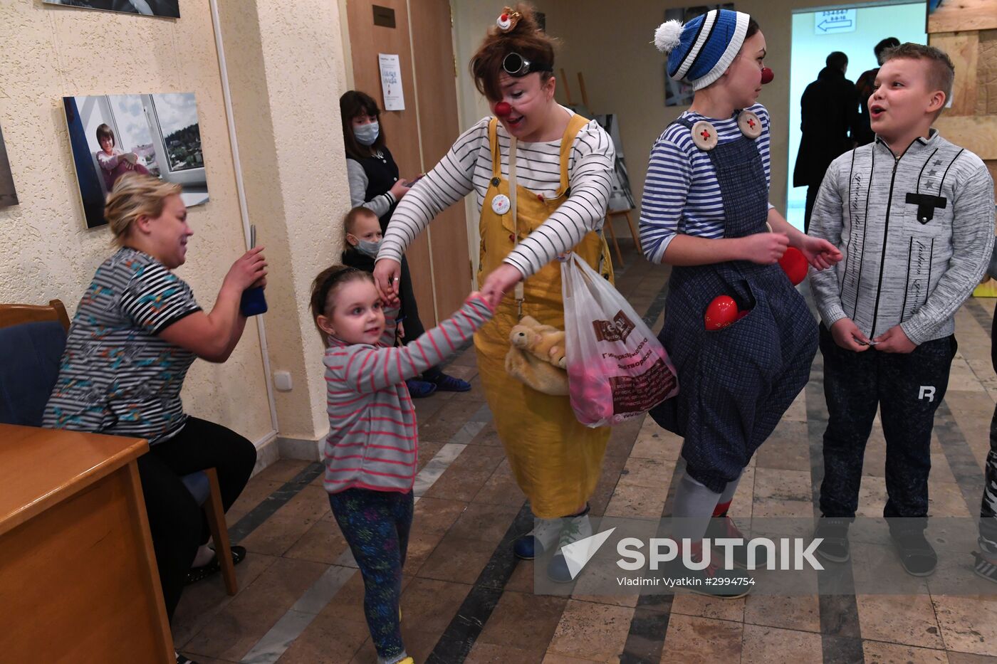 Snow Queen fairytale premiere organized by Doctor clown charity foundation