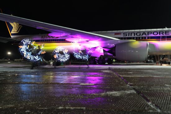 New generation airplane Airbus a350-900 Singapore Airlines operated first scheduled flight to Russia