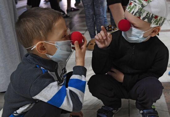 Snow Queen fairytale premiere organized by Doctor clown charity foundation